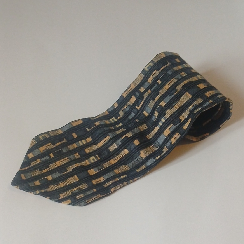 Pierre Balmain Black and Gold Patterned Tie